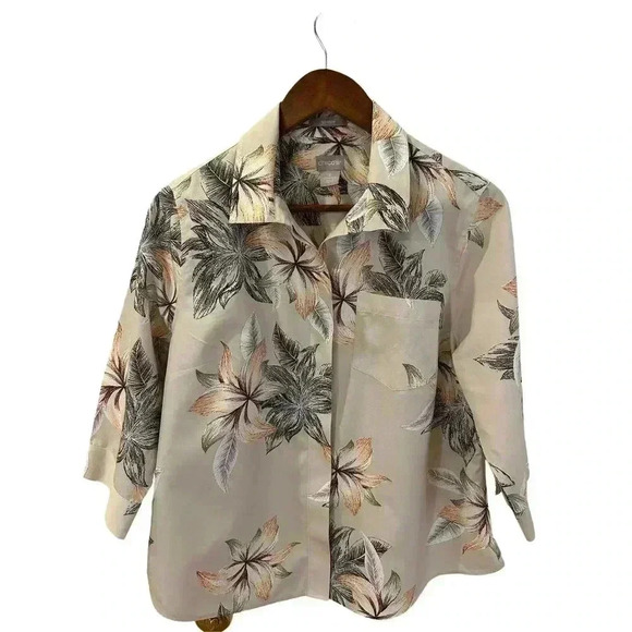 Chico’s No Iron Floral Print Button Up Top Size 1P 8/10P - Picture 1 of 7
